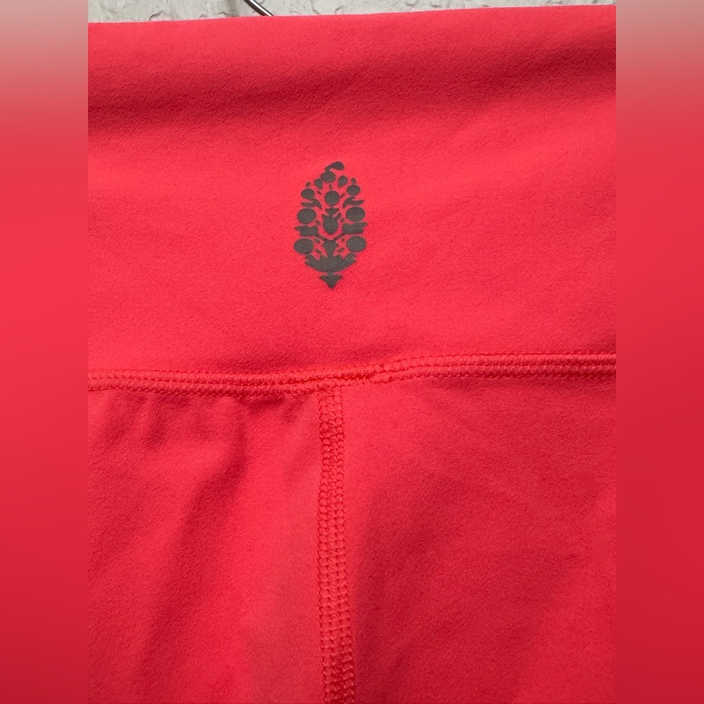 NWOT Free People Movement Capri Leggings - Picture 4 of 6